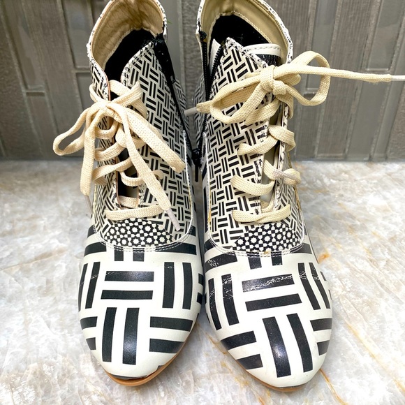 Funky Goby Wedge Booties - Picture 4 of 12